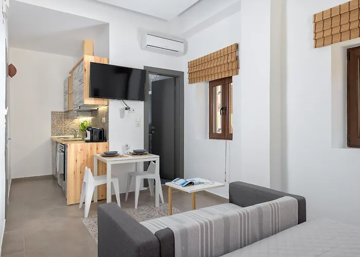 Alley 7, Old Town 4*