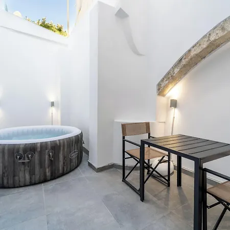 Alley 7, Old Town Pensionat 4*