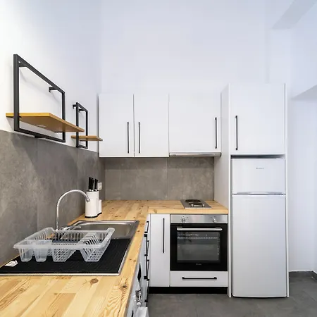 Alley 7, Old Town 4*