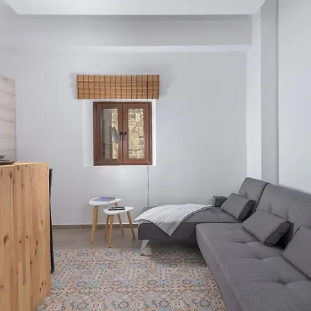 בית הארחה Alley 7, Old Town 4*