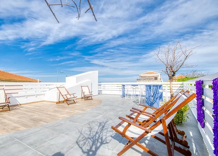 Alley 7, Old Town 4*