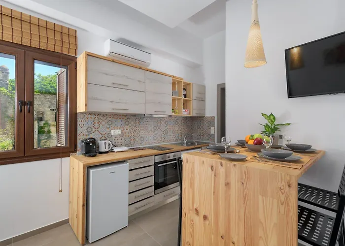 Alley 7, Old Town Konukevi Rhodes City