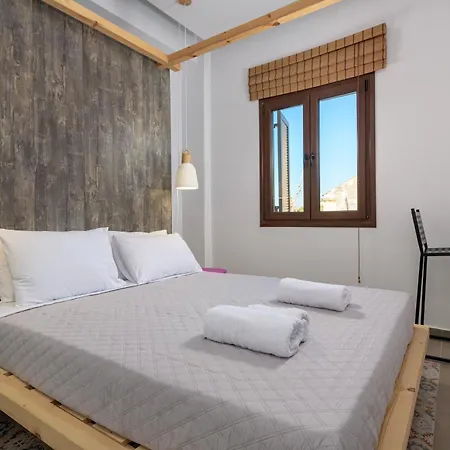 Alley 7, Old Town 4*