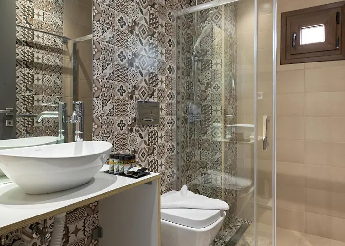 Alley 7, Old Town 4*